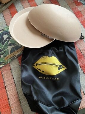 Misses Kisses Adhesive Strapless Nude Bra Inserts